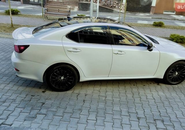 Білий Лексус ІС, об'ємом двигуна 2.5 л та пробігом 216 тис. км за 8500 $, фото 9 на Automoto.ua