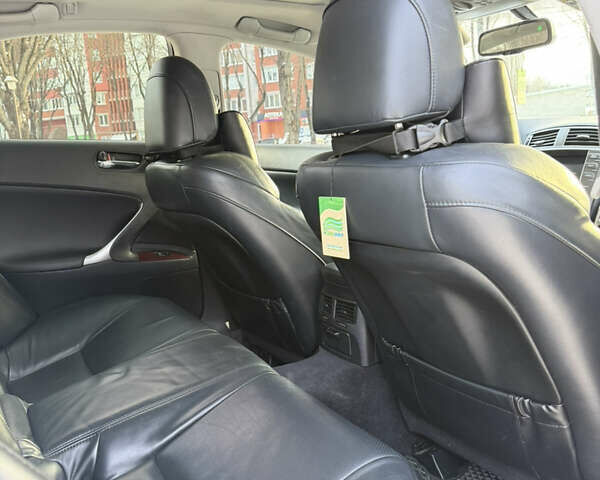 Білий Лексус ІС, об'ємом двигуна 2.5 л та пробігом 212 тис. км за 8550 $, фото 32 на Automoto.ua