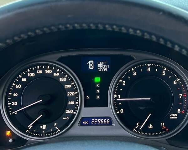 Белый Лексус ИС, объемом двигателя 3 л и пробегом 230 тыс. км за 10499 $, фото 8 на Automoto.ua