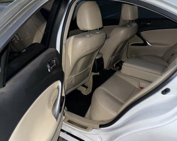 Білий Лексус ІС, об'ємом двигуна 3 л та пробігом 264 тис. км за 9990 $, фото 23 на Automoto.ua