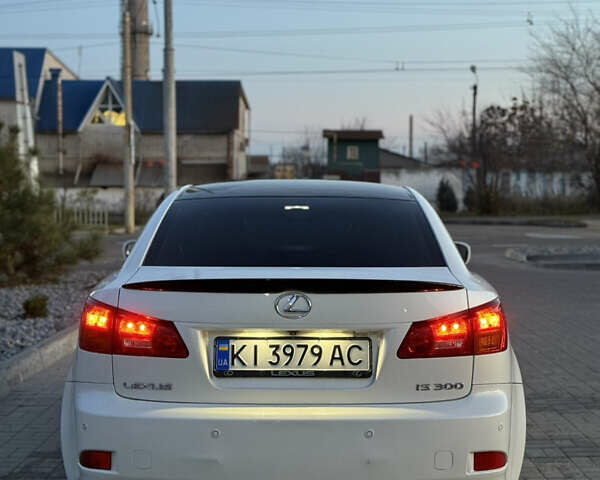 Белый Лексус ИС, объемом двигателя 3 л и пробегом 267 тыс. км за 10099 $, фото 6 на Automoto.ua