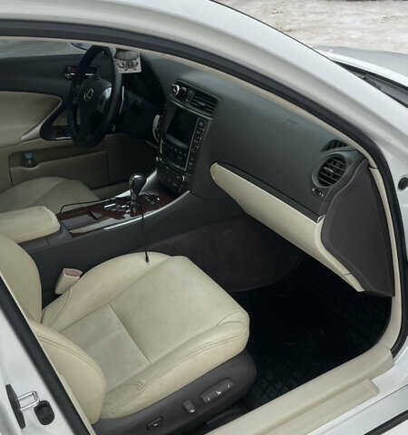 Білий Лексус ІС, об'ємом двигуна 2.49 л та пробігом 297 тис. км за 12500 $, фото 24 на Automoto.ua