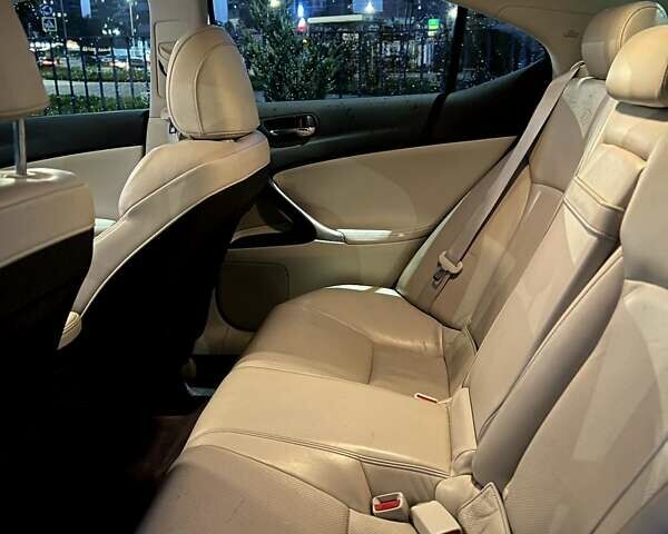 Білий Лексус ІС, об'ємом двигуна 2.5 л та пробігом 170 тис. км за 12000 $, фото 14 на Automoto.ua