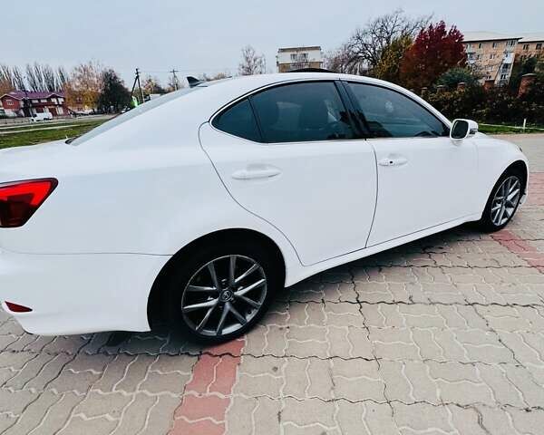 Белый Лексус ИС, объемом двигателя 2.5 л и пробегом 218 тыс. км за 9500 $, фото 6 на Automoto.ua