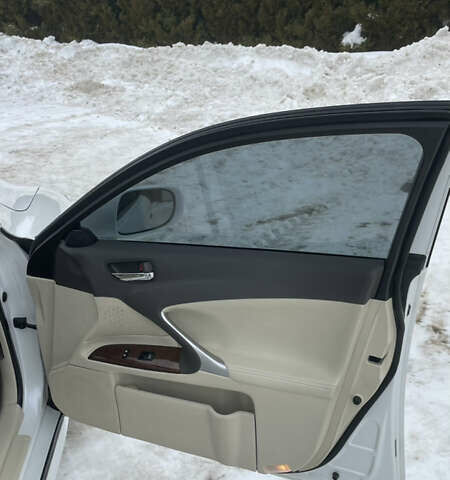 Білий Лексус ІС, об'ємом двигуна 2.49 л та пробігом 297 тис. км за 12500 $, фото 23 на Automoto.ua