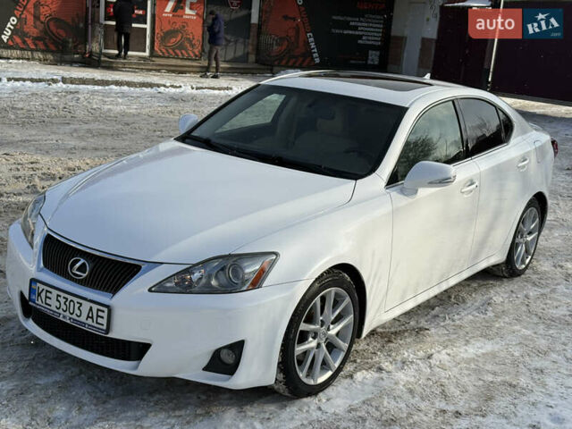 Білий Лексус ІС, об'ємом двигуна 2.5 л та пробігом 226 тис. км за 11000 $, фото 1 на Automoto.ua