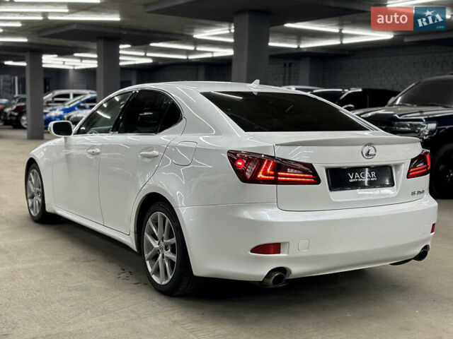 Білий Лексус ІС, об'ємом двигуна 2.5 л та пробігом 225 тис. км за 11500 $, фото 4 на Automoto.ua