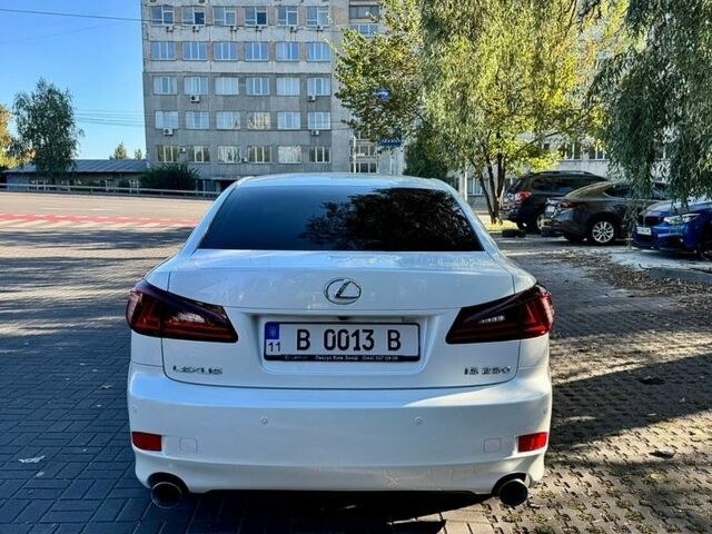 Белый Лексус ИС, объемом двигателя 2.5 л и пробегом 257 тыс. км за 13000 $, фото 8 на Automoto.ua