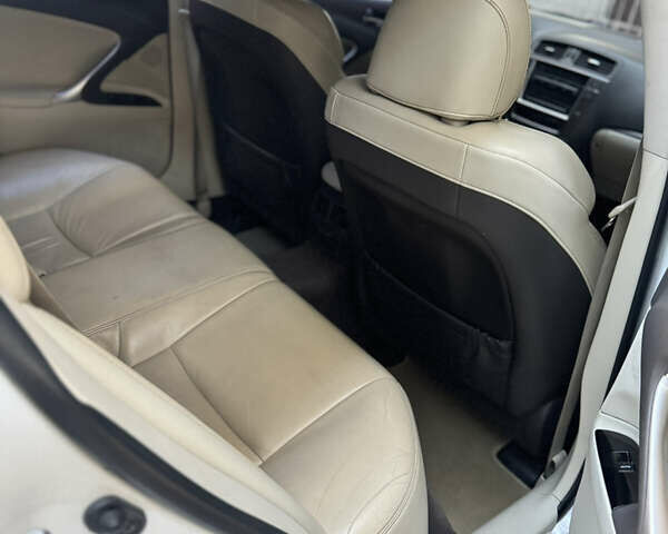 Лексус ІС 2011 у Одесі на Automoto.ua Білий Лексус ІС, об'ємом двигуна 2.5 л та пробігом 159 тис. км за 13000 $, фото 9 на Automoto.ua