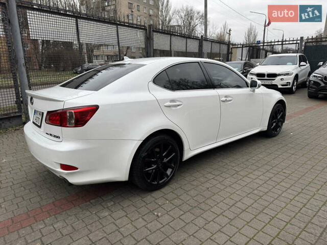 Белый Лексус ИС, объемом двигателя 2.5 л и пробегом 184 тыс. км за 10000 $, фото 8 на Automoto.ua