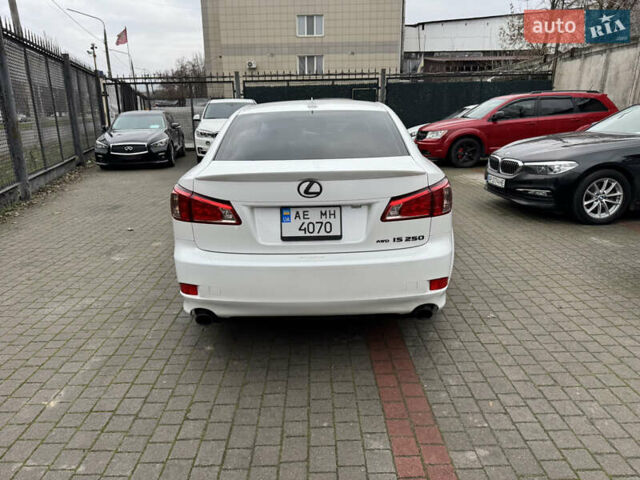 Белый Лексус ИС, объемом двигателя 2.5 л и пробегом 184 тыс. км за 10000 $, фото 6 на Automoto.ua