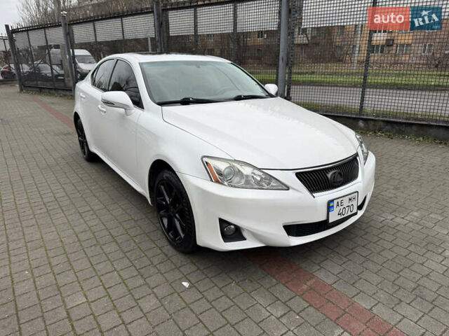 Белый Лексус ИС, объемом двигателя 2.5 л и пробегом 184 тыс. км за 10000 $, фото 1 на Automoto.ua