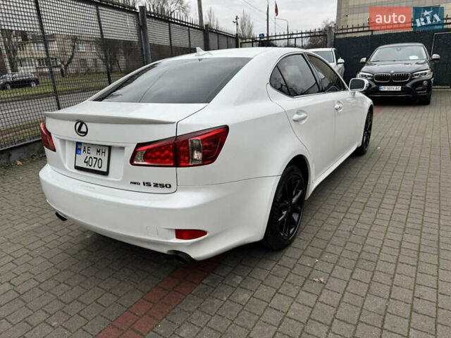 Белый Лексус ИС, объемом двигателя 2.5 л и пробегом 184 тыс. км за 10000 $, фото 7 на Automoto.ua