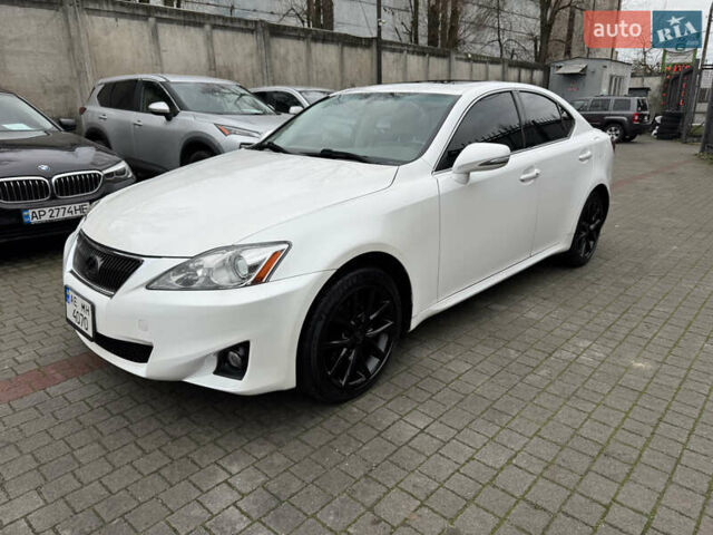 Белый Лексус ИС, объемом двигателя 2.5 л и пробегом 184 тыс. км за 10000 $, фото 4 на Automoto.ua