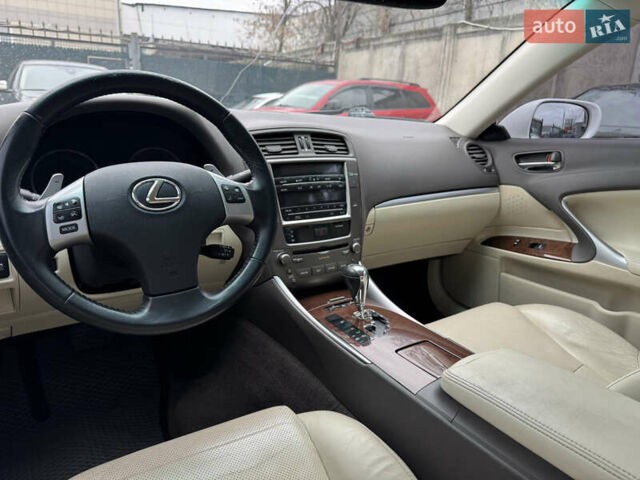 Белый Лексус ИС, объемом двигателя 2.5 л и пробегом 184 тыс. км за 10000 $, фото 19 на Automoto.ua