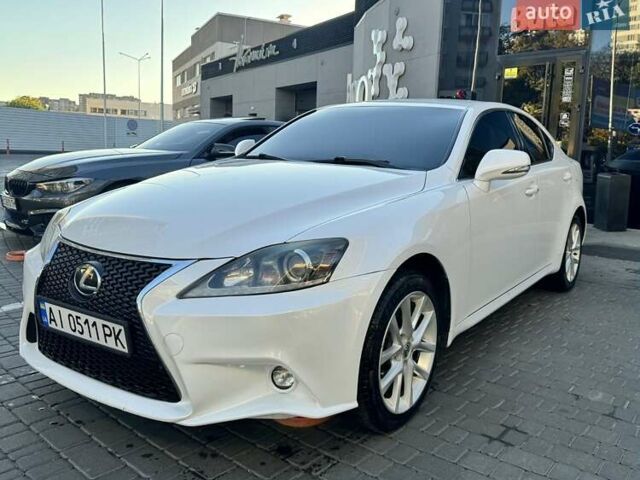 Білий Лексус ІС, об'ємом двигуна 2.5 л та пробігом 165 тис. км за 12000 $, фото 1 на Automoto.ua