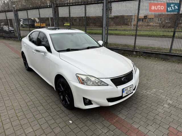 Белый Лексус ИС, объемом двигателя 2.5 л и пробегом 184 тыс. км за 10000 $, фото 9 на Automoto.ua