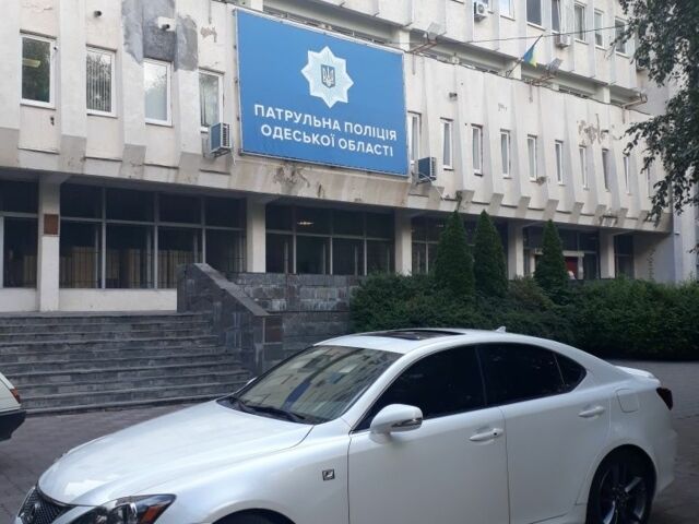 Белый Лексус ИС, объемом двигателя 0 л и пробегом 130 тыс. км за 12900 $, фото 4 на Automoto.ua