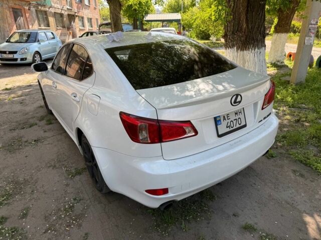 Белый Лексус ИС, объемом двигателя 2.5 л и пробегом 188 тыс. км за 9500 $, фото 1 на Automoto.ua
