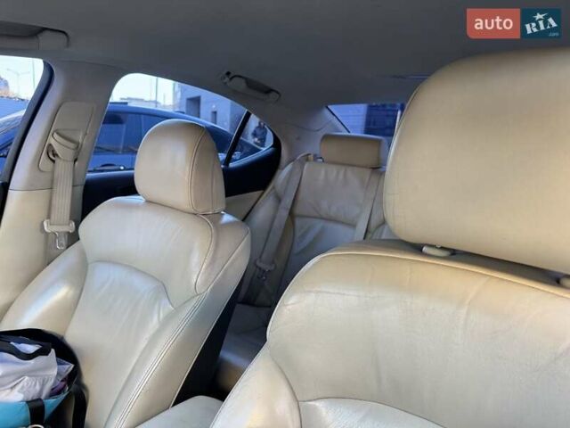 Білий Лексус ІС, об'ємом двигуна 2.5 л та пробігом 165 тис. км за 12000 $, фото 6 на Automoto.ua