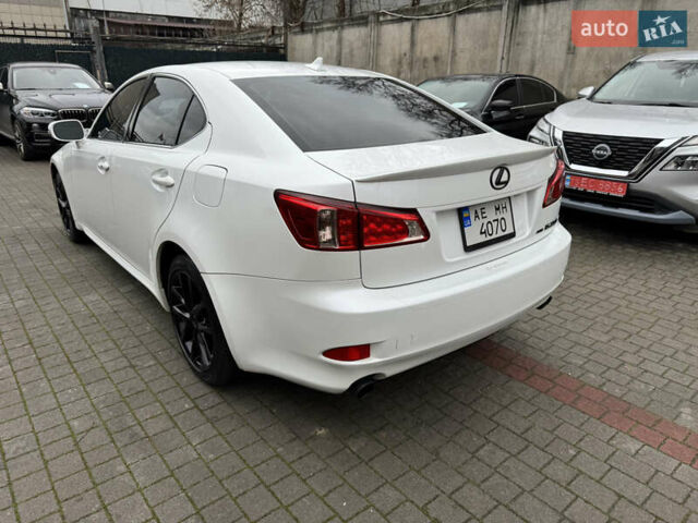 Белый Лексус ИС, объемом двигателя 2.5 л и пробегом 184 тыс. км за 10000 $, фото 5 на Automoto.ua