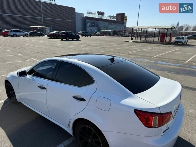 Белый Лексус ИС, объемом двигателя 2.5 л и пробегом 150 тыс. км за 12500 $, фото 4 на Automoto.ua