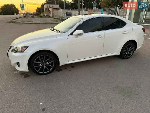 Білий Лексус ІС, об'ємом двигуна 2.5 л та пробігом 195 тис. км за 12800 $, фото 12 на Automoto.ua