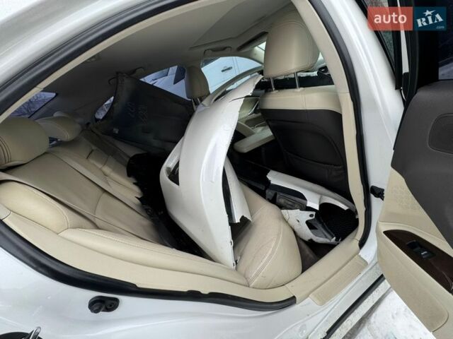 Белый Лексус ИС, объемом двигателя 2.5 л и пробегом 265 тыс. км за 4500 $, фото 34 на Automoto.ua