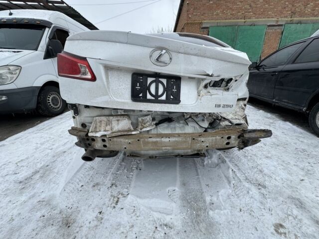Білий Лексус ІС, об'ємом двигуна 2.5 л та пробігом 265 тис. км за 7000 $, фото 14 на Automoto.ua
