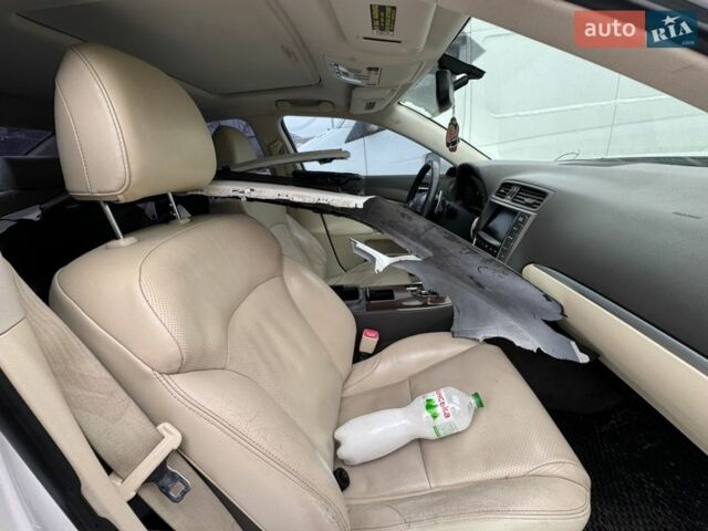 Белый Лексус ИС, объемом двигателя 2.5 л и пробегом 265 тыс. км за 4500 $, фото 42 на Automoto.ua