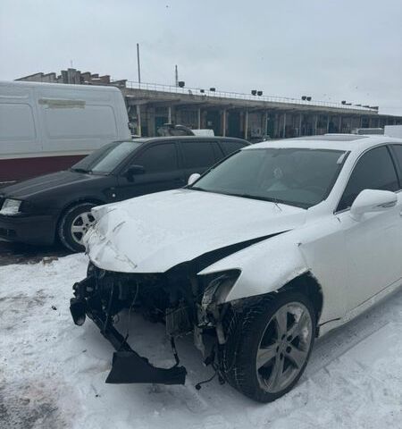 Белый Лексус ИС, объемом двигателя 2.5 л и пробегом 265 тыс. км за 4500 $, фото 2 на Automoto.ua