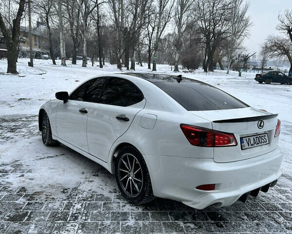 Белый Лексус ИС, объемом двигателя 2.5 л и пробегом 160 тыс. км за 12000 $, фото 4 на Automoto.ua