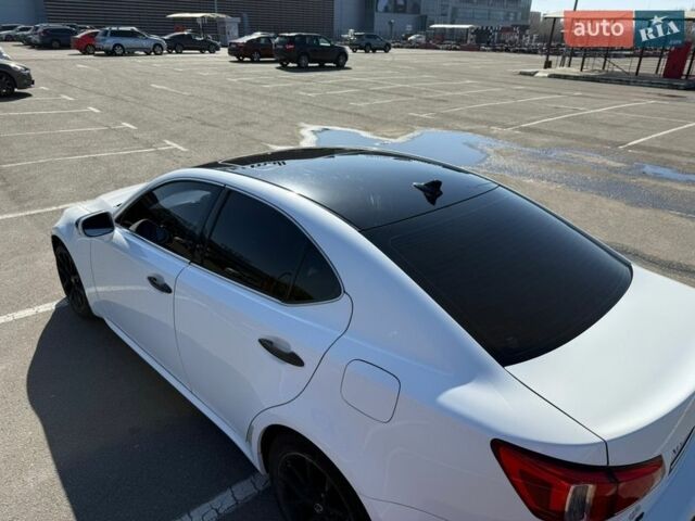 Белый Лексус ИС, объемом двигателя 2.5 л и пробегом 150 тыс. км за 12500 $, фото 5 на Automoto.ua