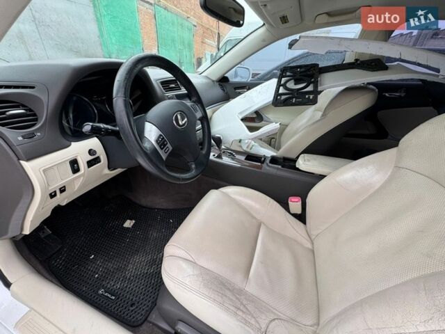 Белый Лексус ИС, объемом двигателя 2.5 л и пробегом 265 тыс. км за 4500 $, фото 27 на Automoto.ua