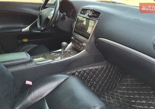 Белый Лексус ИС, объемом двигателя 2.5 л и пробегом 197 тыс. км за 10800 $, фото 7 на Automoto.ua