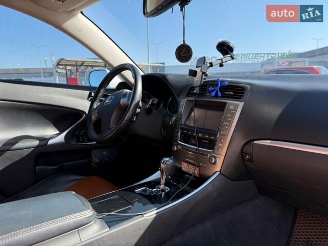 Белый Лексус ИС, объемом двигателя 2.5 л и пробегом 150 тыс. км за 12500 $, фото 19 на Automoto.ua