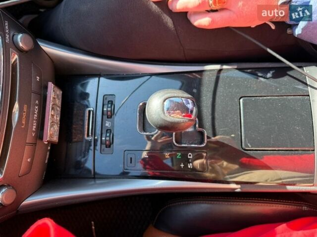 Белый Лексус ИС, объемом двигателя 2.5 л и пробегом 150 тыс. км за 12500 $, фото 34 на Automoto.ua