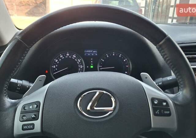 Белый Лексус ИС, объемом двигателя 2.5 л и пробегом 197 тыс. км за 10800 $, фото 19 на Automoto.ua