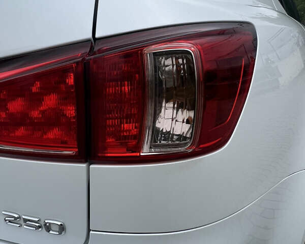 Білий Лексус ІС, об'ємом двигуна 2.5 л та пробігом 257 тис. км за 12200 $, фото 24 на Automoto.ua