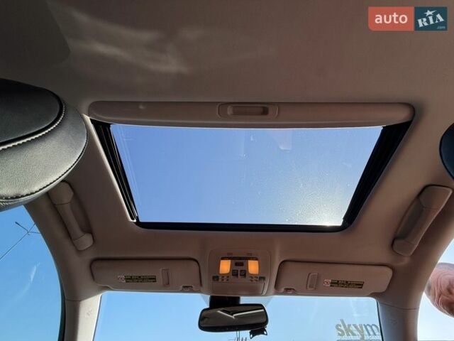 Белый Лексус ИС, объемом двигателя 2.5 л и пробегом 150 тыс. км за 12500 $, фото 27 на Automoto.ua