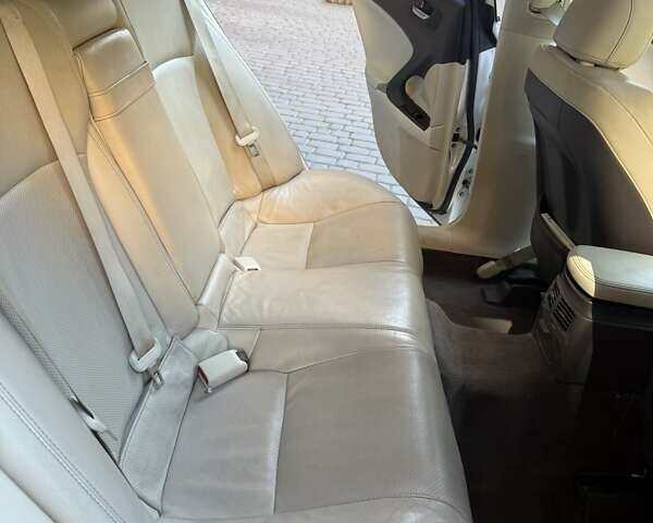 Білий Лексус ІС, об'ємом двигуна 2.5 л та пробігом 262 тис. км за 10000 $, фото 4 на Automoto.ua