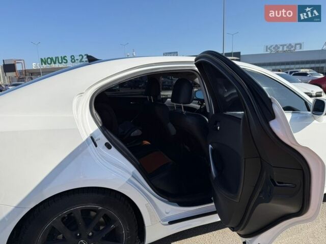 Белый Лексус ИС, объемом двигателя 2.5 л и пробегом 150 тыс. км за 12500 $, фото 20 на Automoto.ua