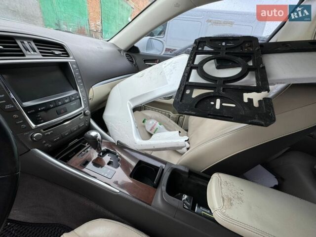Белый Лексус ИС, объемом двигателя 2.5 л и пробегом 265 тыс. км за 4500 $, фото 29 на Automoto.ua