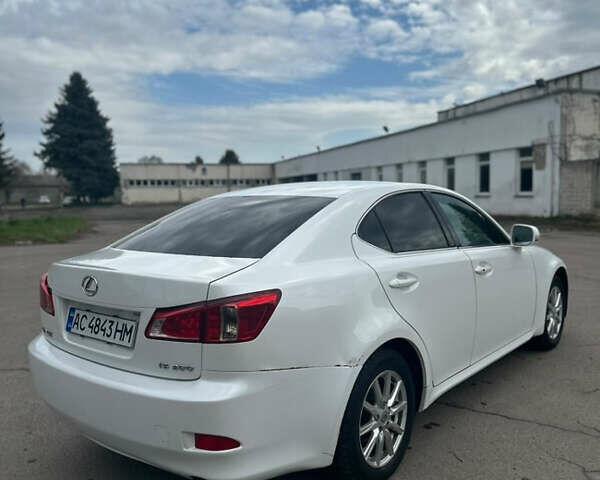 Белый Лексус ИС, объемом двигателя 2.23 л и пробегом 300 тыс. км за 9499 $, фото 4 на Automoto.ua