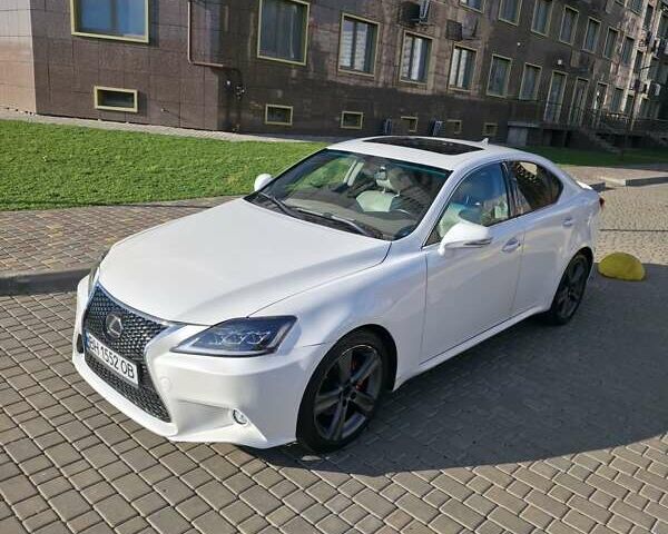 Белый Лексус ИС, объемом двигателя 2.5 л и пробегом 157 тыс. км за 13500 $, фото 2 на Automoto.ua