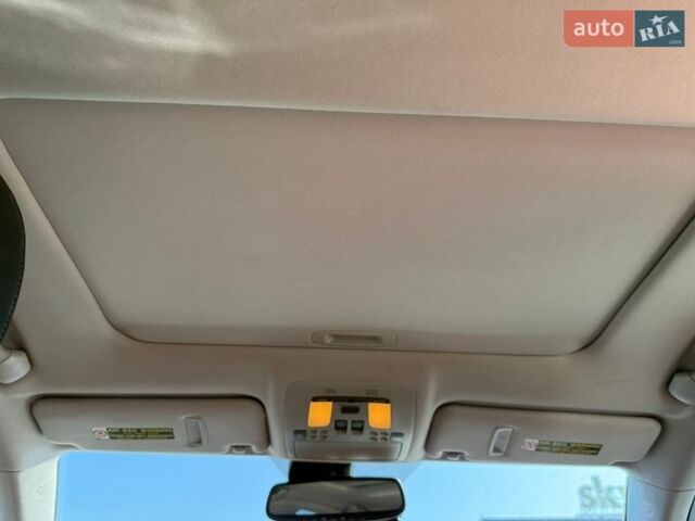 Белый Лексус ИС, объемом двигателя 2.5 л и пробегом 150 тыс. км за 12500 $, фото 26 на Automoto.ua