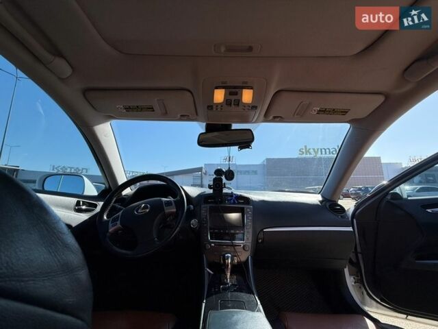 Белый Лексус ИС, объемом двигателя 2.5 л и пробегом 150 тыс. км за 12500 $, фото 28 на Automoto.ua