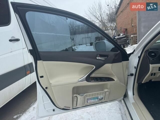 Белый Лексус ИС, объемом двигателя 2.5 л и пробегом 265 тыс. км за 4500 $, фото 25 на Automoto.ua