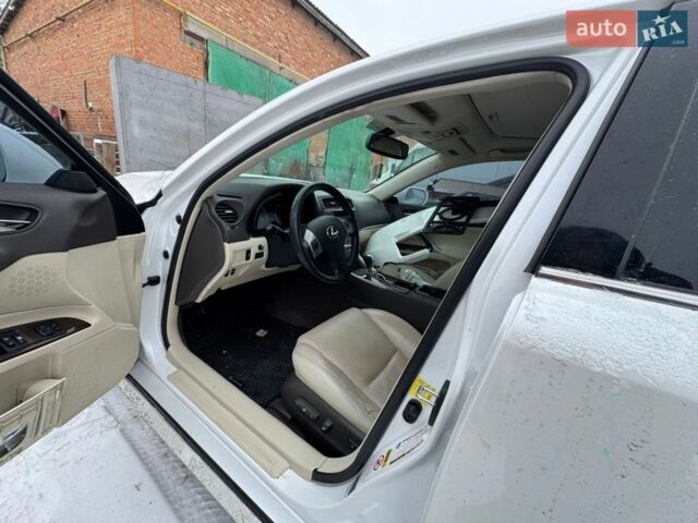 Белый Лексус ИС, объемом двигателя 2.5 л и пробегом 265 тыс. км за 4500 $, фото 26 на Automoto.ua