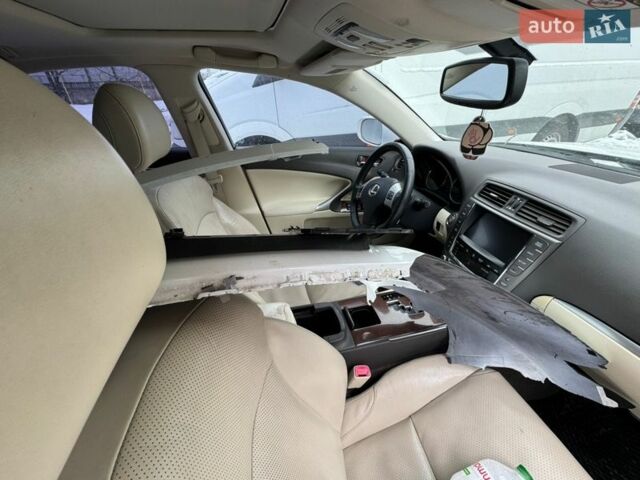 Белый Лексус ИС, объемом двигателя 2.5 л и пробегом 265 тыс. км за 4500 $, фото 43 на Automoto.ua